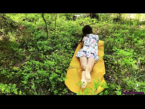 ❤️ Stranger on Tinder Masturbates My Pussy and Fucks Passionately in the woods (En främling på Tinder onanerar min fitta och knullar passionerat i skogen) ❤ Sluts at us ❌